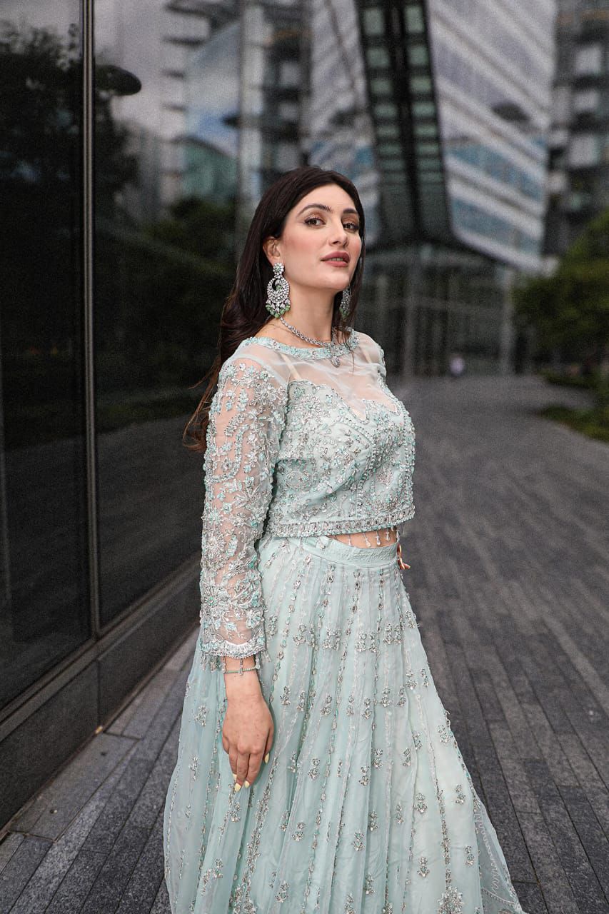 Frosted Elegance  -  Emran Kaxhif (AC-135)