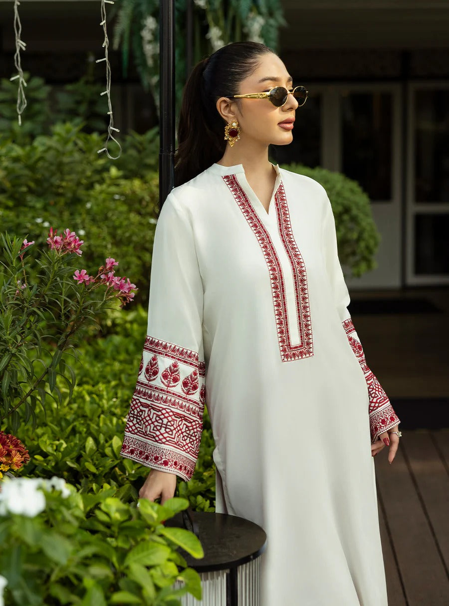 Scarlet Serenade - Zainab Chottani (AC-15)