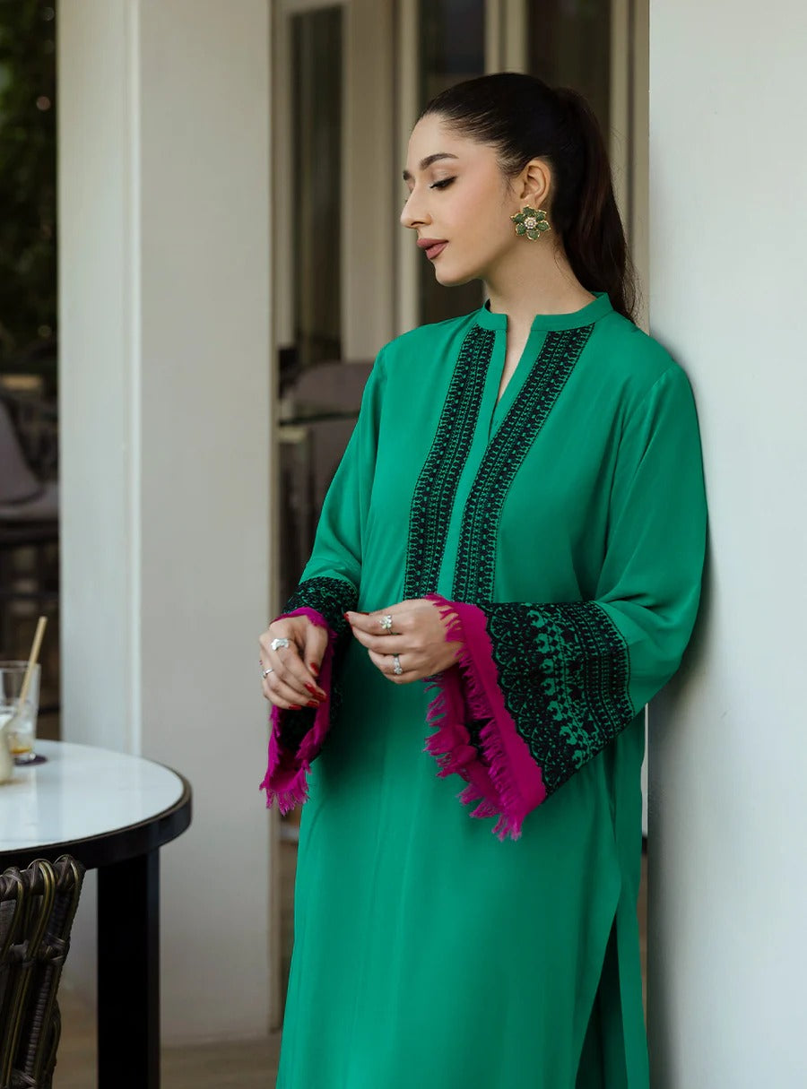 Emerald Breeze - Zainab Chottani (AC-11)