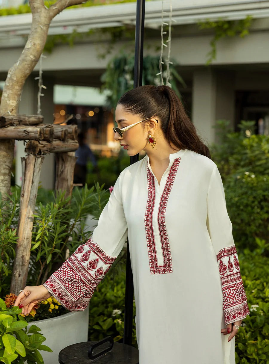 Scarlet Serenade - Zainab Chottani (AC-15)